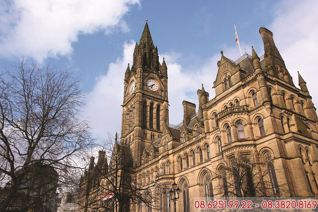 Manchester Town Hall địa điểm du lịch nổi tiếng của thành phố